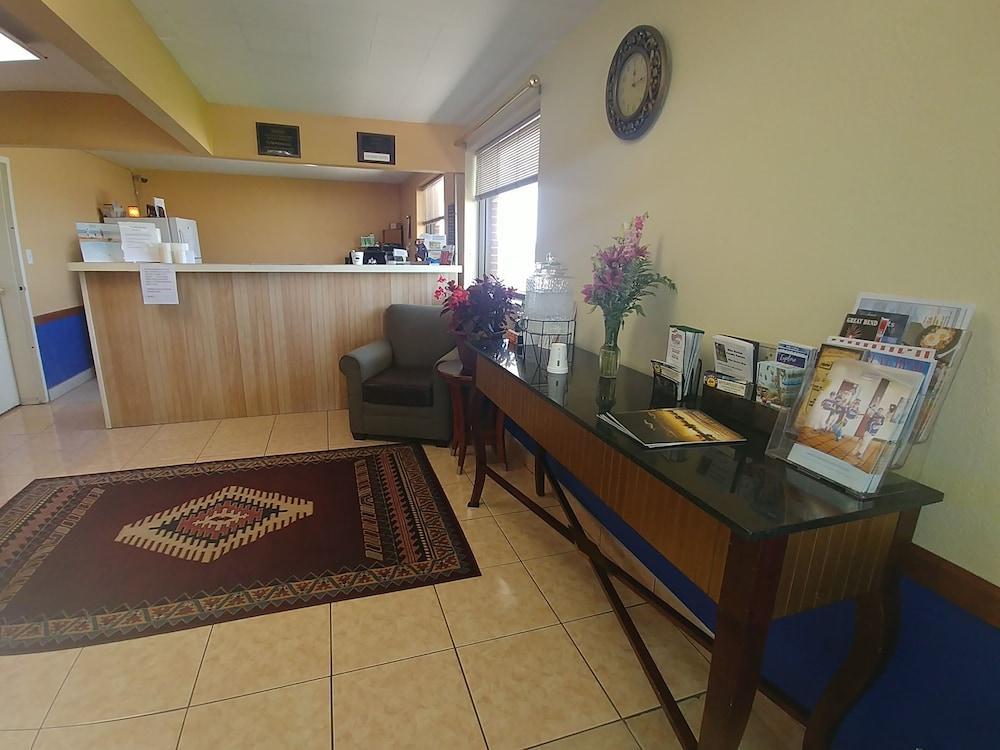 Travelodge By Wyndham Great Bend Extérieur photo