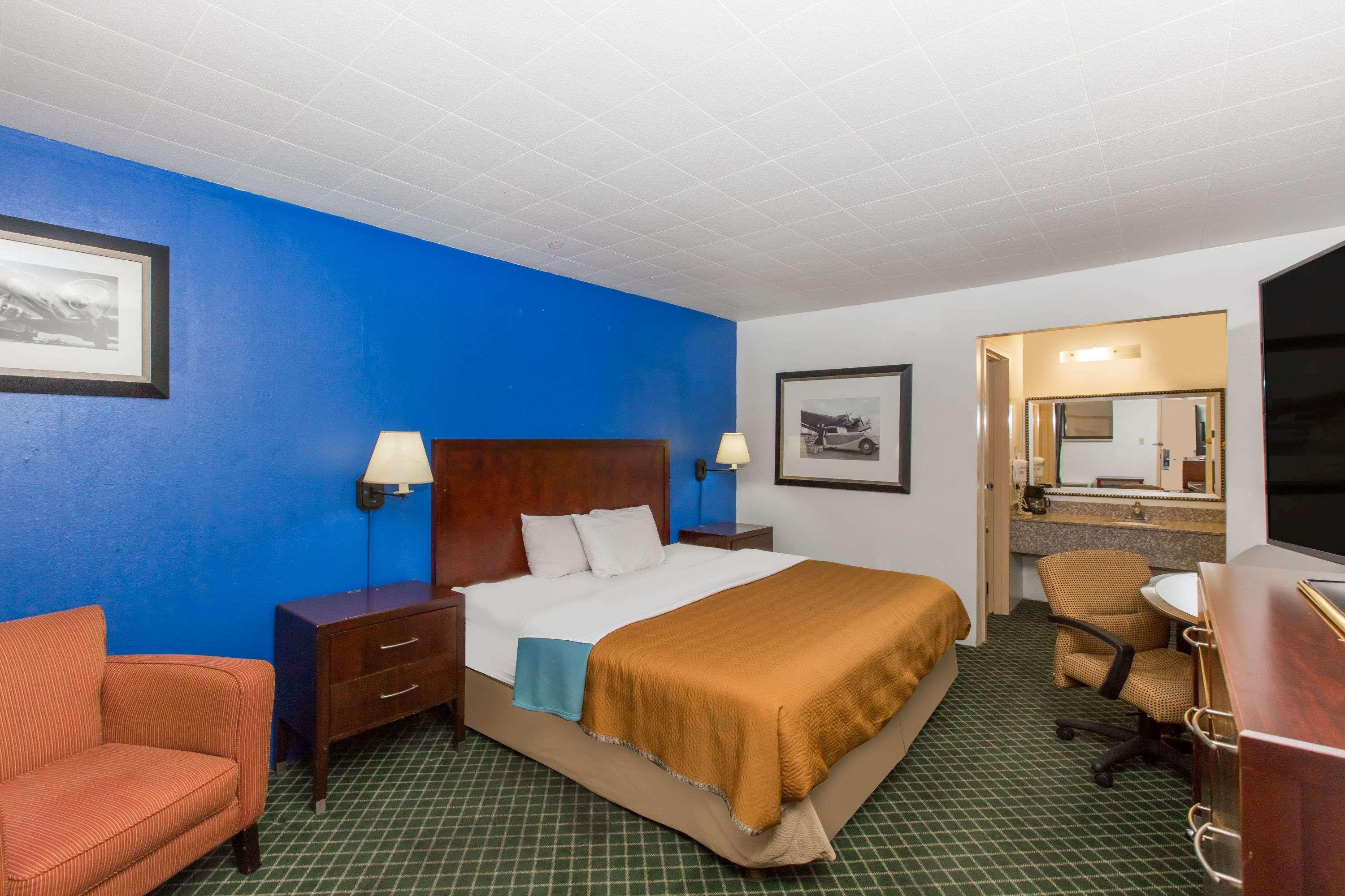 Travelodge By Wyndham Great Bend Extérieur photo